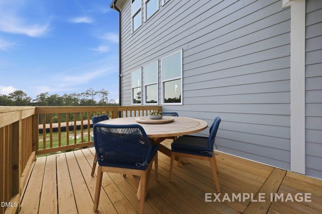 563 Whinfield Place, Aberdeen, NC 28315