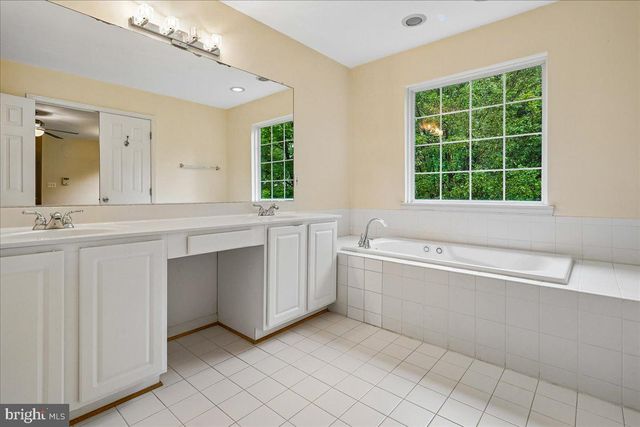 4114 CARDINAL CREST DR, Woodbridge, VA 22193