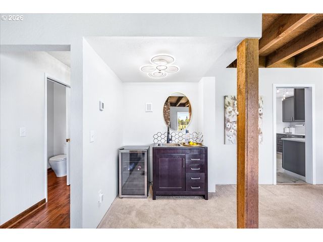520 N HAYDEN BAY Dr, Portland, OR 97217