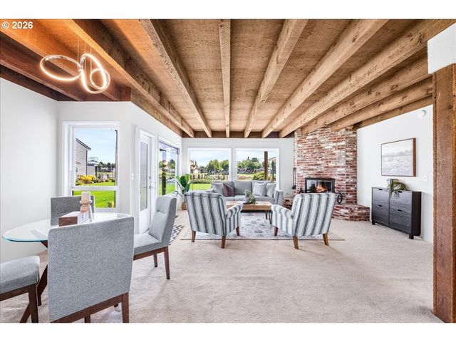 520 N HAYDEN BAY Dr, Portland, OR 97217