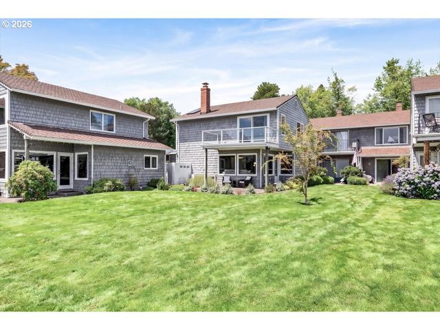 520 N HAYDEN BAY Dr, Portland, OR 97217