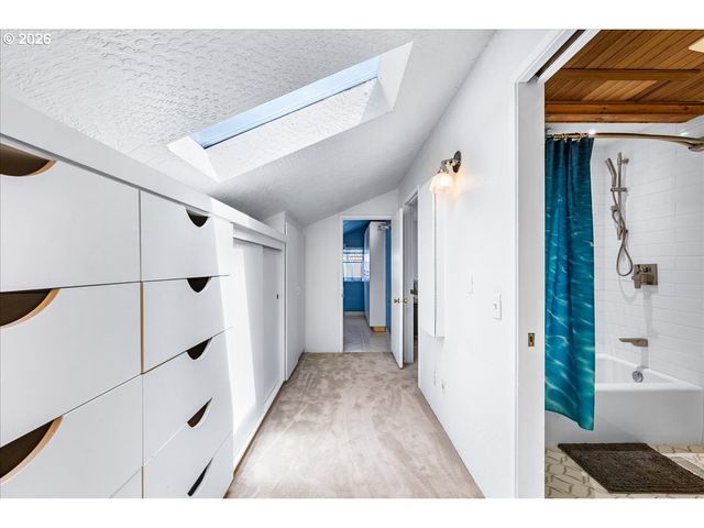 520 N HAYDEN BAY Dr, Portland, OR 97217