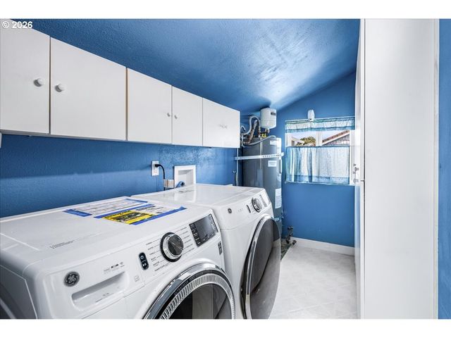 520 N HAYDEN BAY Dr, Portland, OR 97217