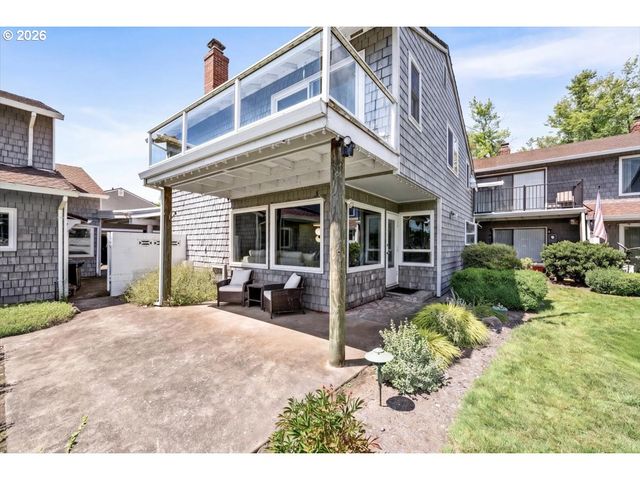 520 N HAYDEN BAY Dr, Portland, OR 97217