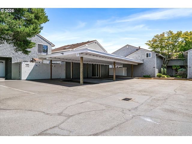 520 N HAYDEN BAY Dr, Portland, OR 97217