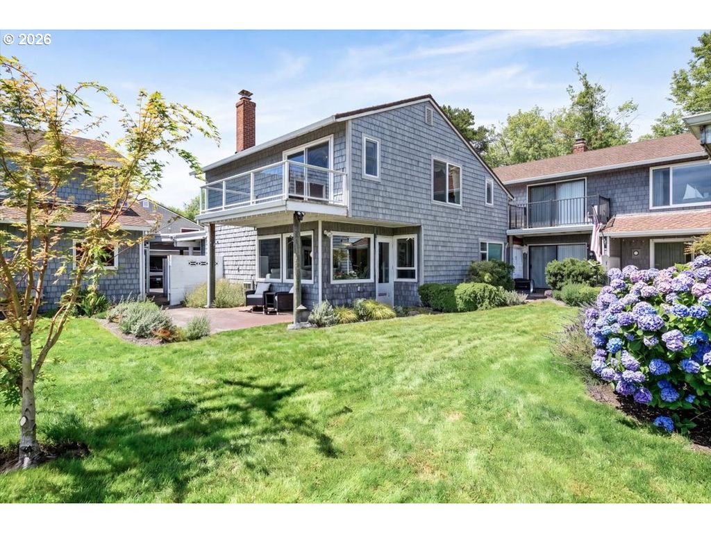 520 N HAYDEN BAY Dr, Portland, OR 97217