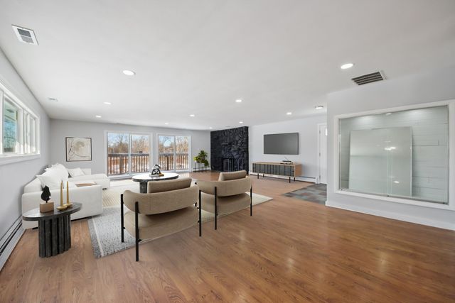 42088 N Old Lake Avenue, Antioch, IL 60002