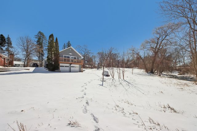 42088 N Old Lake Avenue, Antioch, IL 60002