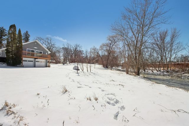 42088 N Old Lake Avenue, Antioch, IL 60002