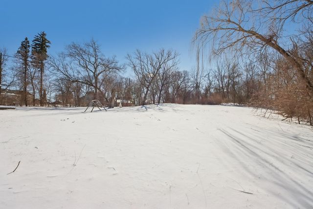 42088 N Old Lake Avenue, Antioch, IL 60002