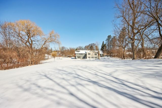 42088 N Old Lake Avenue, Antioch, IL 60002