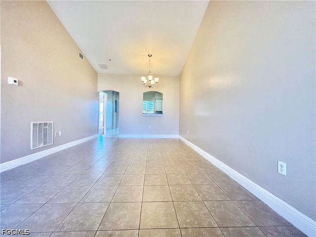 4175 Castilla CIR 203, Fort Myers, FL 33916