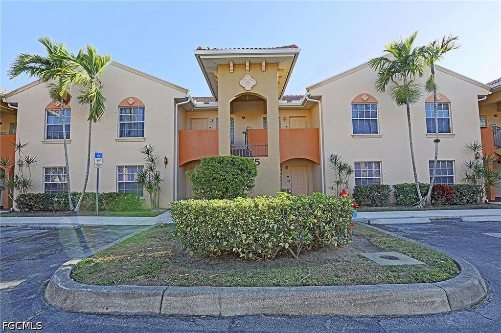 4175 Castilla CIR 203, Fort Myers, FL 33916