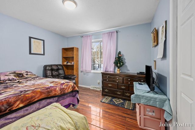 17276 Violet Ruth Drive, Cedar Springs, MI 49319