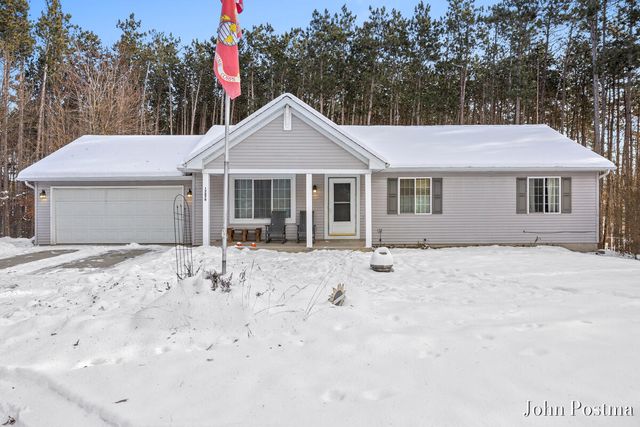 17276 Violet Ruth Drive, Cedar Springs, MI 49319