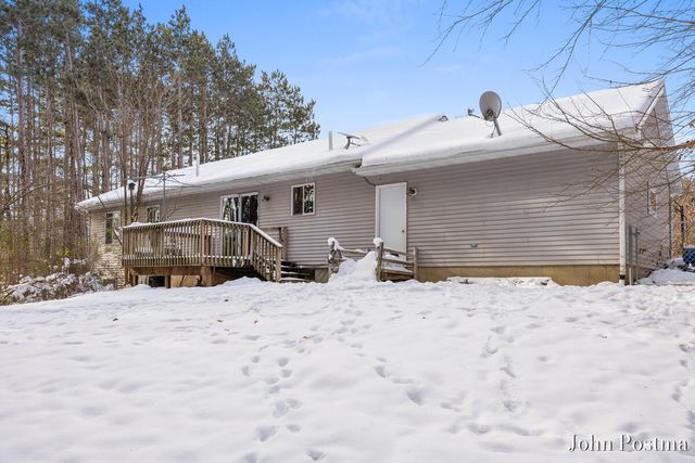 17276 Violet Ruth Drive, Cedar Springs, MI 49319