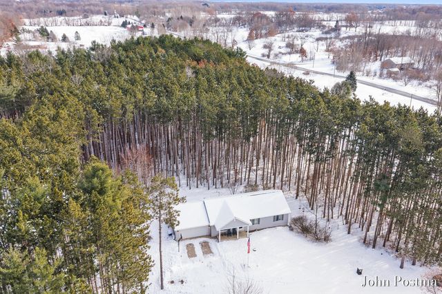 17276 Violet Ruth Drive, Cedar Springs, MI 49319