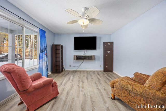 17276 Violet Ruth Drive, Cedar Springs, MI 49319