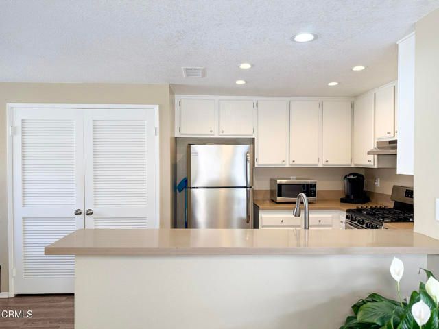 2016 Blackberry Circle, Oxnard, CA 93036