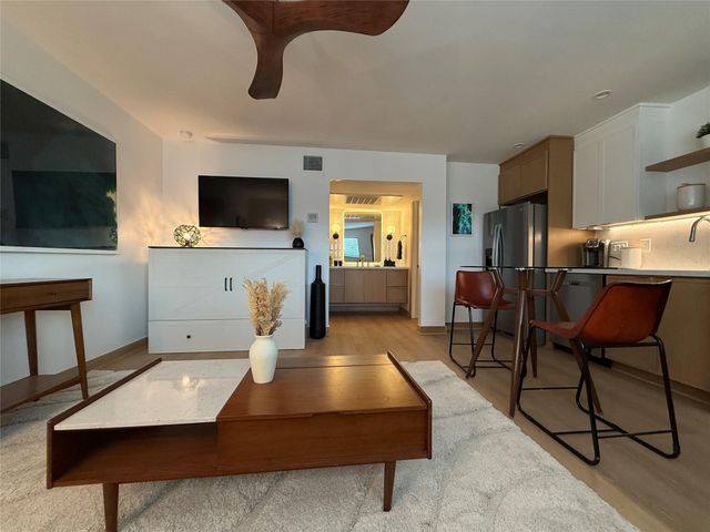 1901 Richmond Avenue 42, Houston, TX 77098