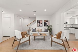 18550 Hatteras Street 14, Tarzana, CA 91356