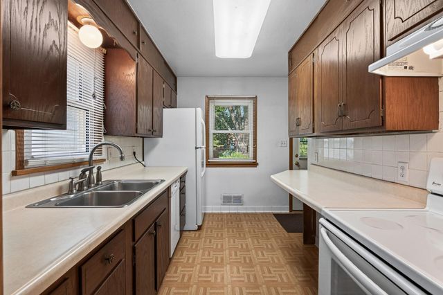 2909 Pascal Street, Roseville, MN 55113