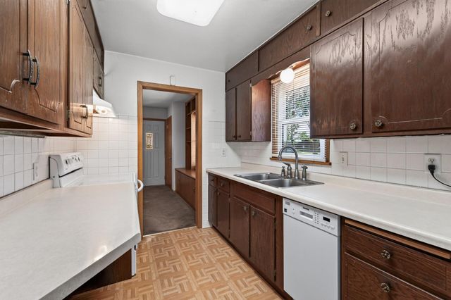2909 Pascal Street, Roseville, MN 55113