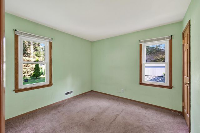 2909 Pascal Street, Roseville, MN 55113