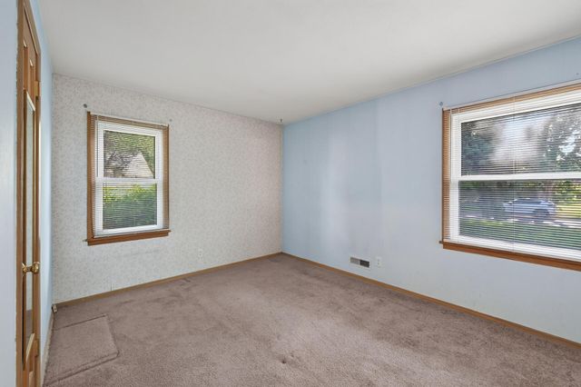 2909 Pascal Street, Roseville, MN 55113