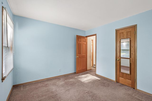 2909 Pascal Street, Roseville, MN 55113