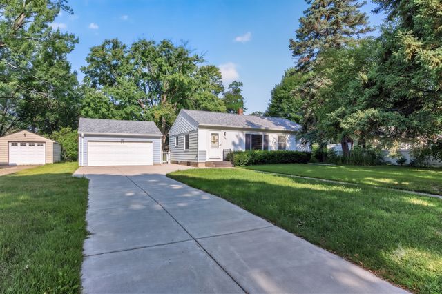 2909 Pascal Street, Roseville, MN 55113
