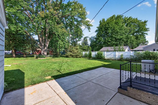 2909 Pascal Street, Roseville, MN 55113