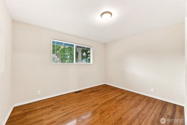 612 S 195th Street, Des Moines, WA 98148