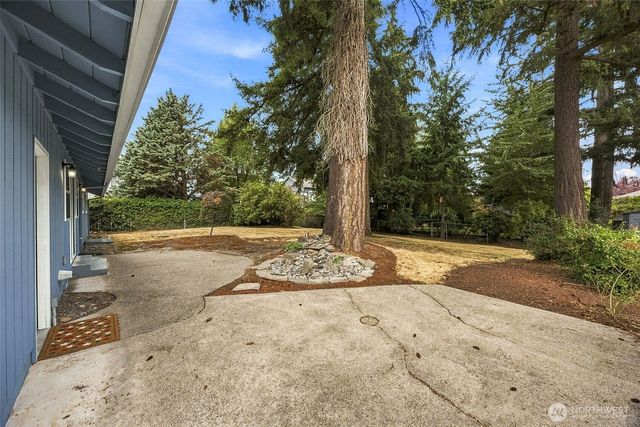 612 S 195th Street, Des Moines, WA 98148