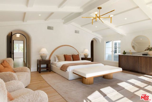 624 N Arden Drive, Beverly Hills, CA 90210