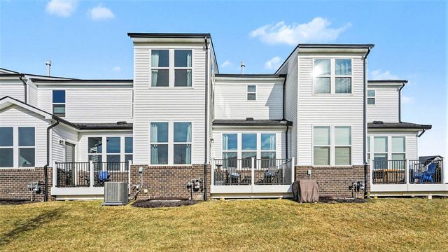 5512 E Spaniel Drive, Ann Arbor, MI 48108