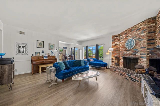 705 Beacon Pl, Escondido, CA 92025