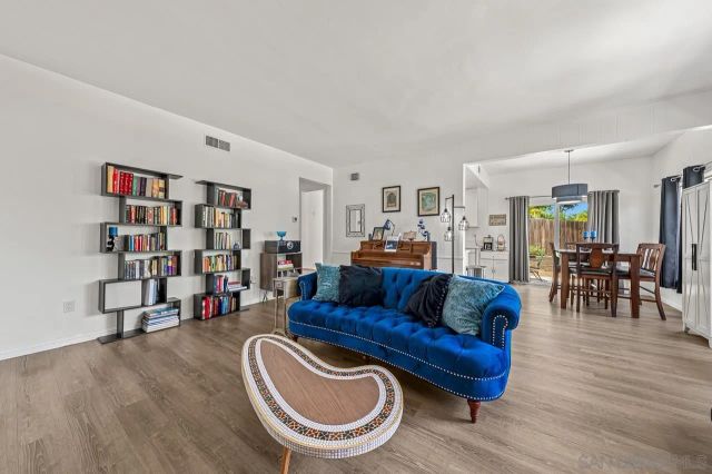 705 Beacon Pl, Escondido, CA 92025