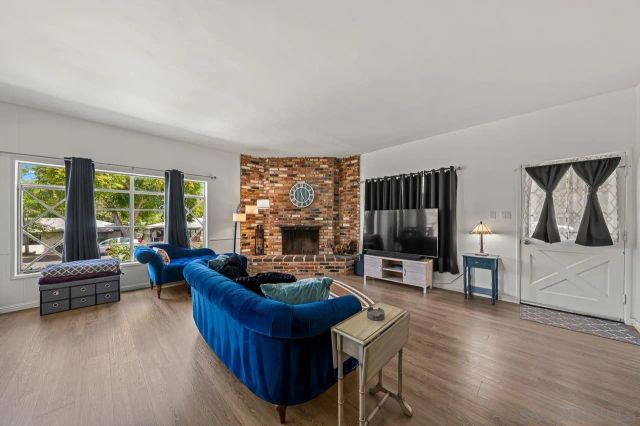 705 Beacon Pl, Escondido, CA 92025