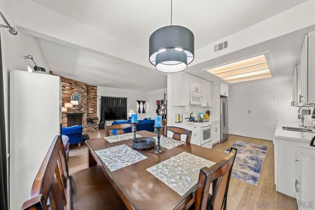 705 Beacon Pl, Escondido, CA 92025