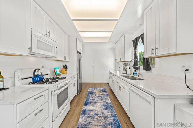 705 Beacon Pl, Escondido, CA 92025