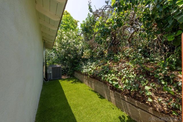 705 Beacon Pl, Escondido, CA 92025
