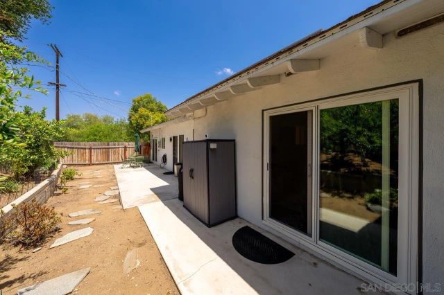 705 Beacon Pl, Escondido, CA 92025