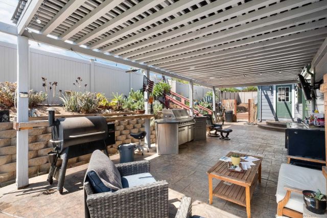 8710 Echo Dr, La Mesa, CA 91941