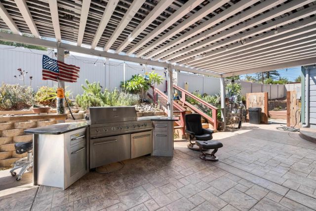 8710 Echo Dr, La Mesa, CA 91941