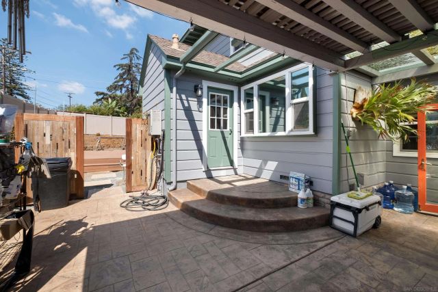 8710 Echo Dr, La Mesa, CA 91941