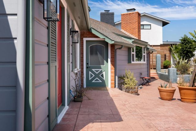 8710 Echo Dr, La Mesa, CA 91941