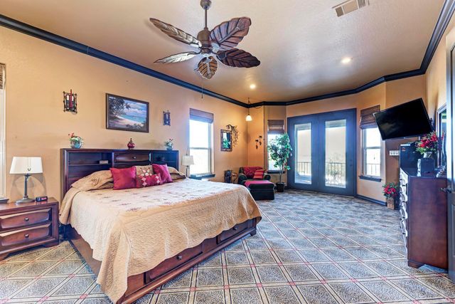 303 Left LN, Horseshoe Bay, TX 78657