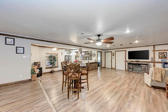 303 Left LN, Horseshoe Bay, TX 78657