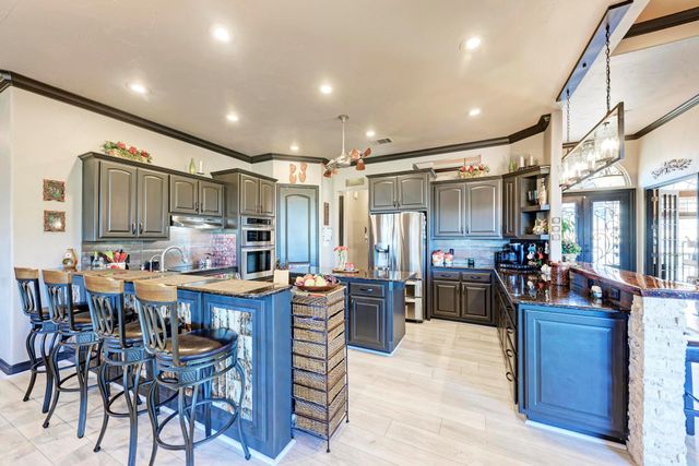 303 Left LN, Horseshoe Bay, TX 78657